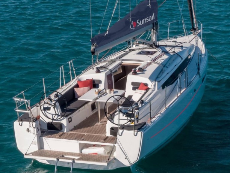 Sailboat hire in Lefkáda - Jeanneau Sun Odyssey 389