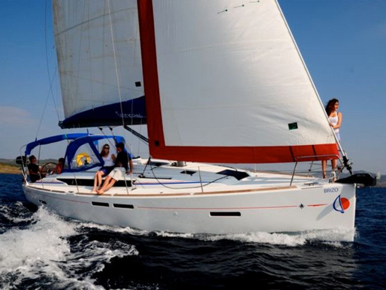 Hire Sailboat with or without skipper Jeanneau Ao Po