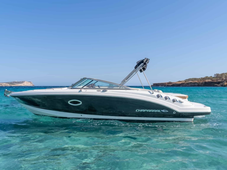 Motorboat hire in Sant Antoni de Portmany - Chaparral 246