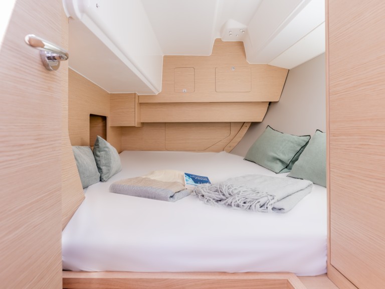 Sailboat hire in Lefkáda - Dufour Dufour 37