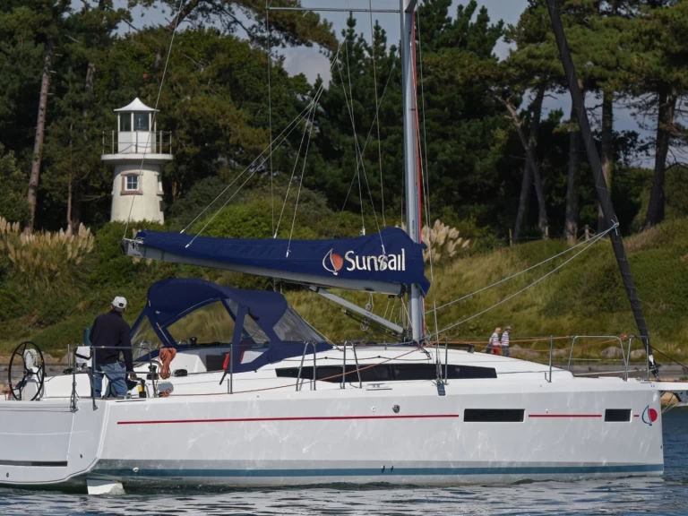Sailboat to hire Lefkáda at the best price