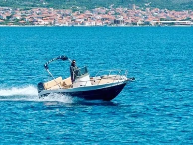 Motorboat to hire Trogir at the best price