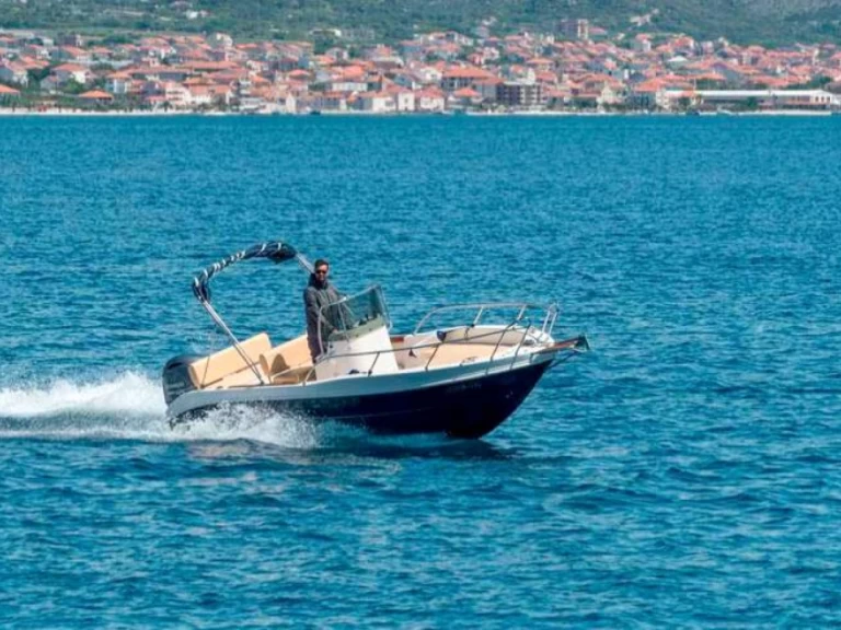 Hire Motorboat with or without skipper Capelli Trogir