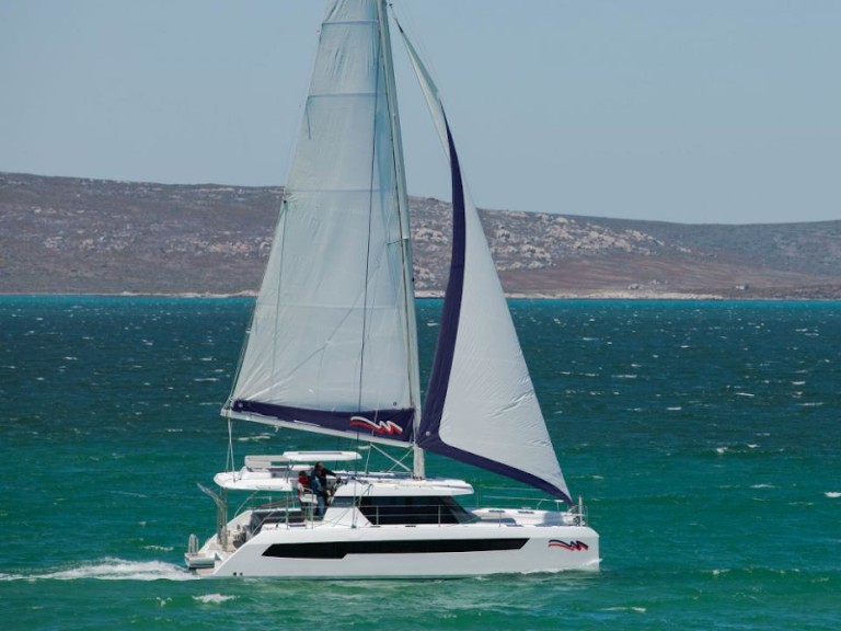 Yacht hire Rodney Bay cheap Leopard 42