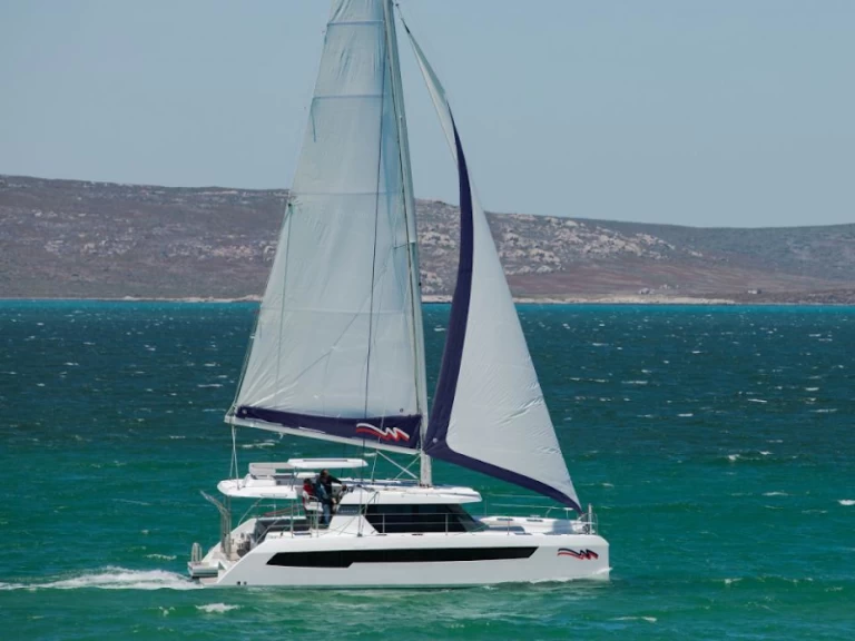 Yacht hire Rodney Bay cheap Leopard 42