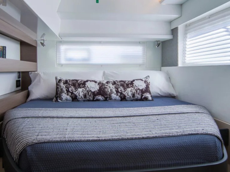 Catamaran to hire Road Town at the best price