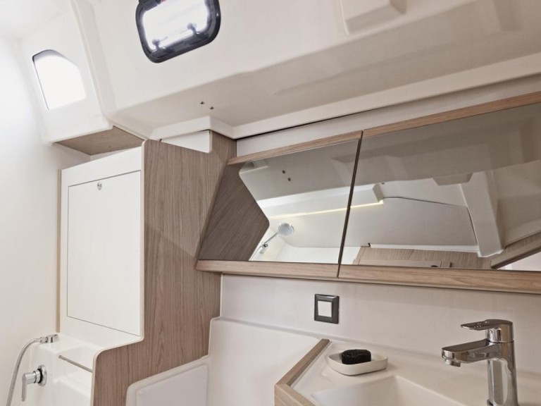 Hire Sailboat with or without skipper Bénéteau Road Town