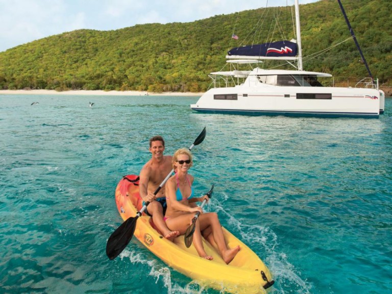 Catamaran hire in Procida - Leopard Leopard 45