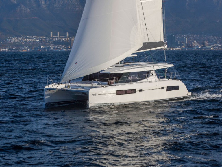 Hire Catamaran Leopard with a boat licence