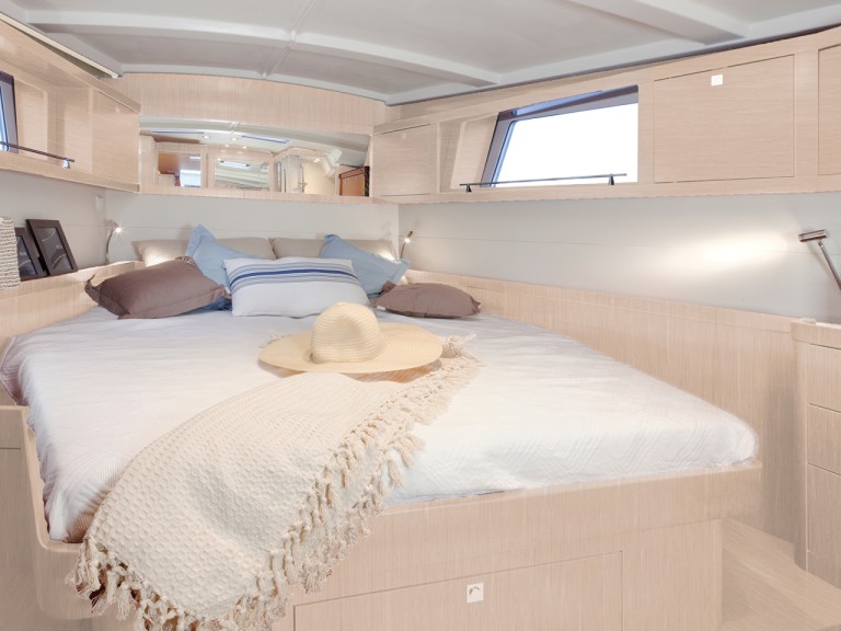 Hire Sailboat with or without skipper Bénéteau Furnari