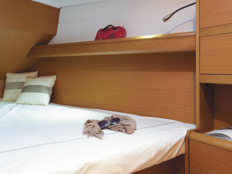 Hire a Bénéteau Oceanis 38 Procida