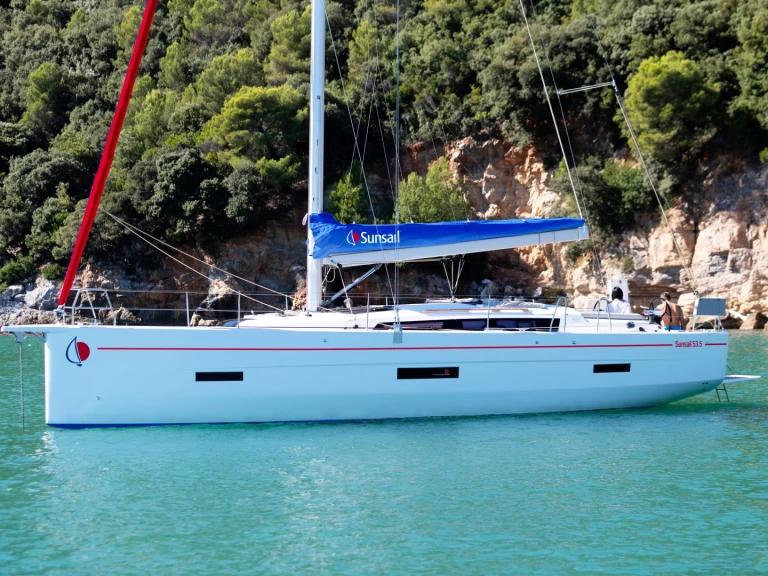 Sailboat to hire Marina (City) at the best price