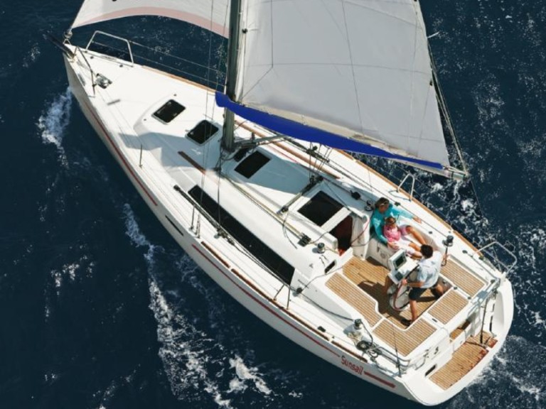 Sailboat to hire Procida at the best price