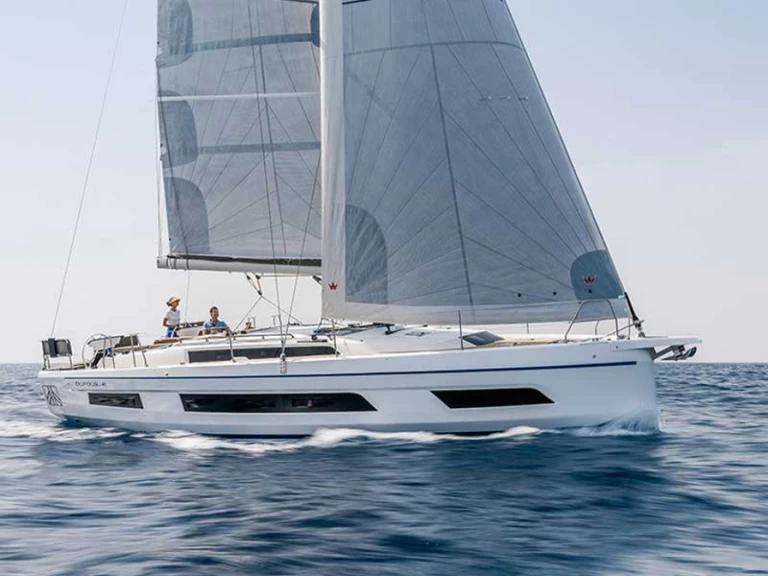 Charter a Dufour Dufour 41 in Palermo on Samboat
