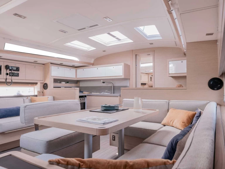 Yacht charter Furnari - Dufour Dufour 470 on SamBoat