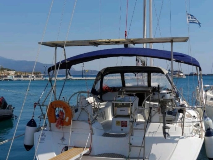 Sailboat to hire Volos at the best price