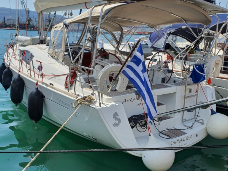 Hire a Bénéteau Oceanis 40 Volos