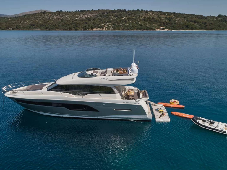 Yacht charter Trogir - Prestige Prestige 630S on SamBoat