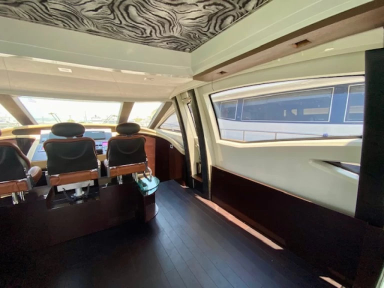 Hire Luxury Yacht with or without skipper Azimut Gouvia