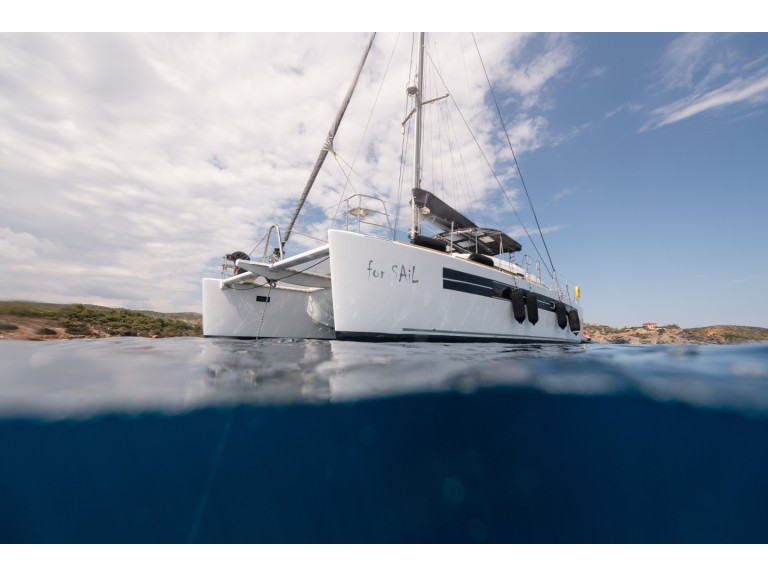 Catamaran hire in Lávrio - Lagoon Lagoon 560 S2
