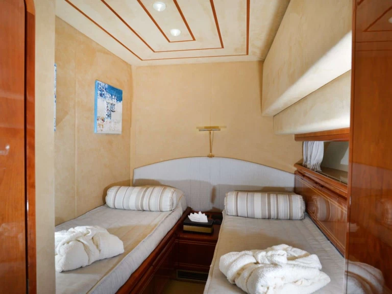Hire a Ferretti Ferretti 80 Gouvia