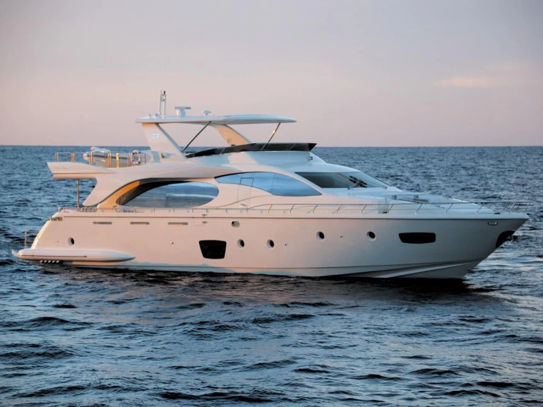 Yacht hire Gouvia cheap Azimut 85F