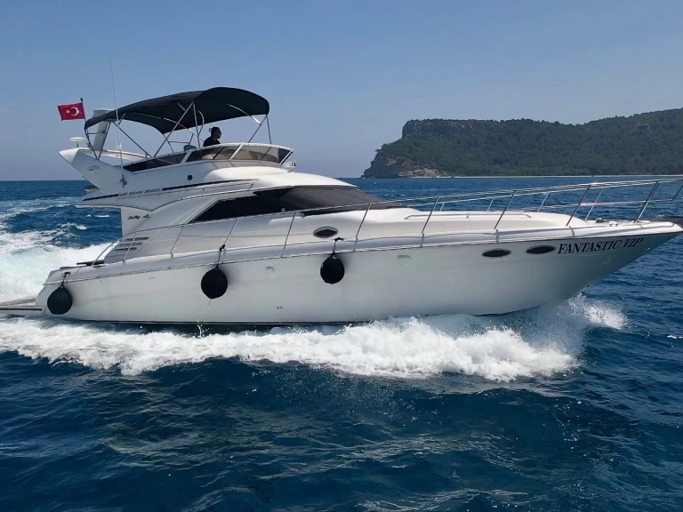 Charter a Sea Ray Sea Ray 400 in Kemer on Samboat