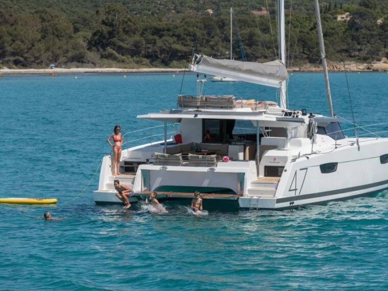 Catamaran to hire Playa de Talamanca at the best price