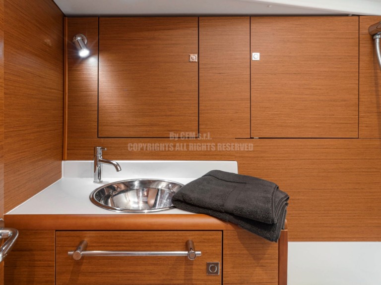 Yacht charter Capo d'Orlando - Jeanneau Jeanneau S.O.449 on SamBoat