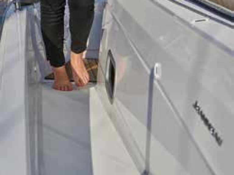 Sailboat to hire Capo d'Orlando at the best price