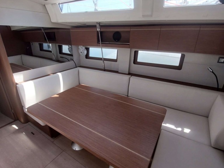 Yacht charter Gouvia - Bénéteau Oceanis 51.1 on SamBoat