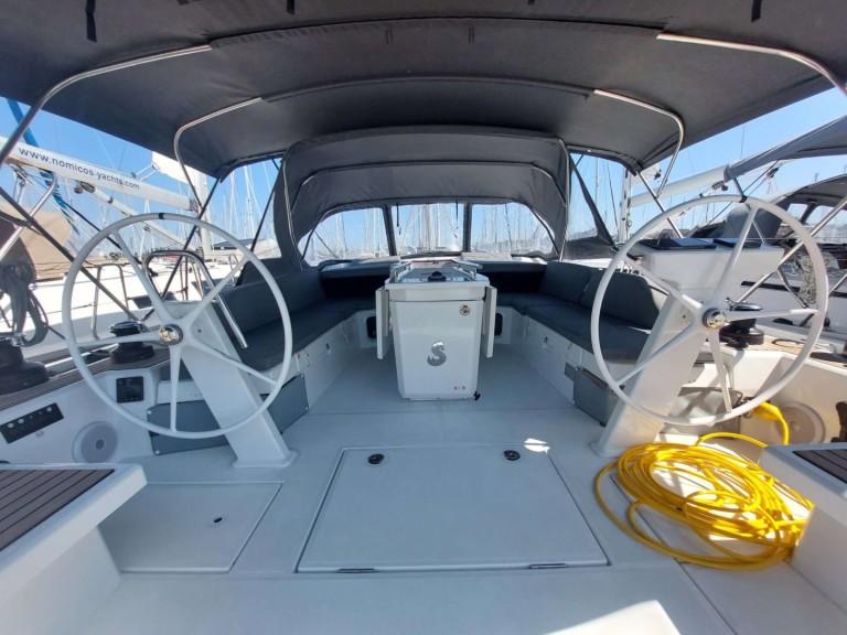 Hire Sailboat with or without skipper Bénéteau Gouvia