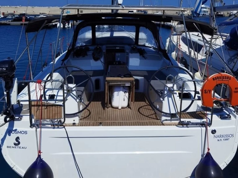 Sailboat hire in Sami - Bénéteau Oceanis 40.1