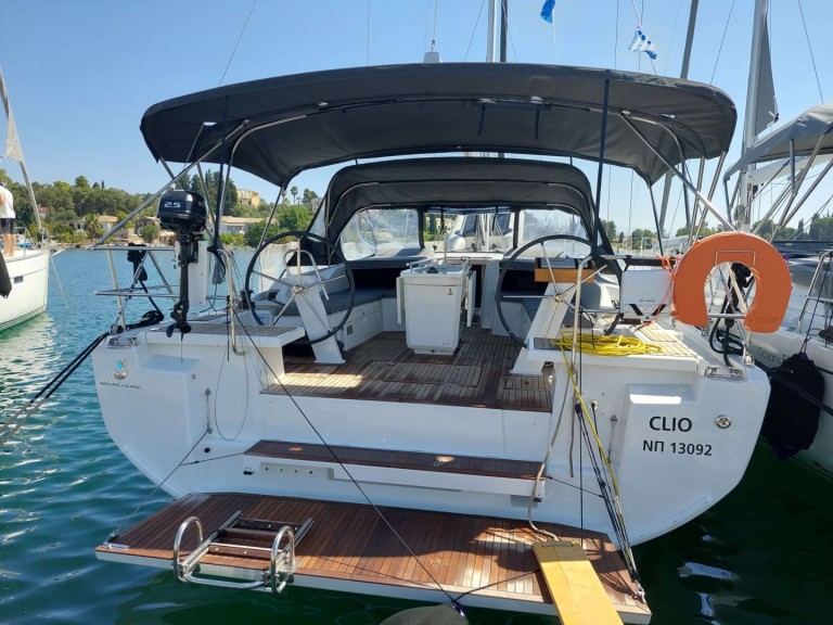 Sailboat to hire Gouvia at the best price