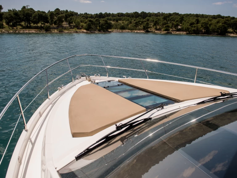 Motorboat hire in Šibenik - Fairline Fairline Squadron 42