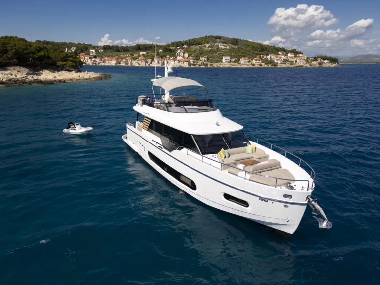 Hire Motorboat with or without skipper Azimut Šibenik