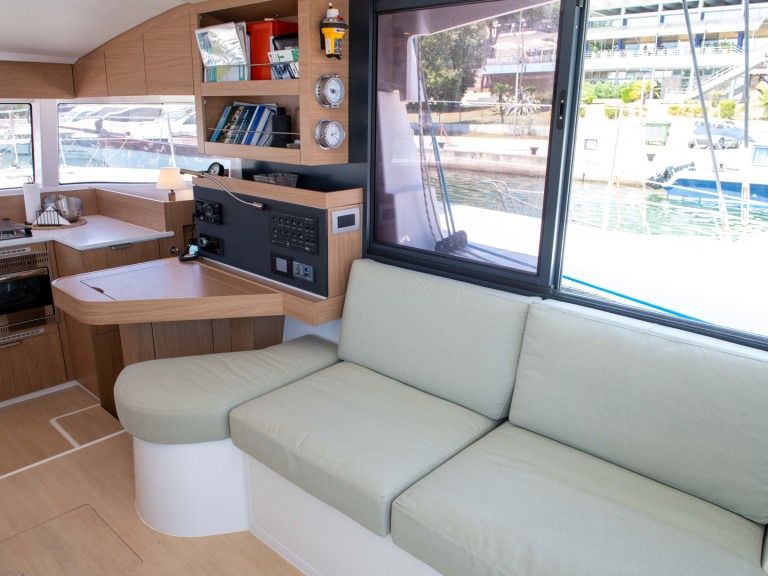 Hire a Bali Bali Catsmart Lefkáda