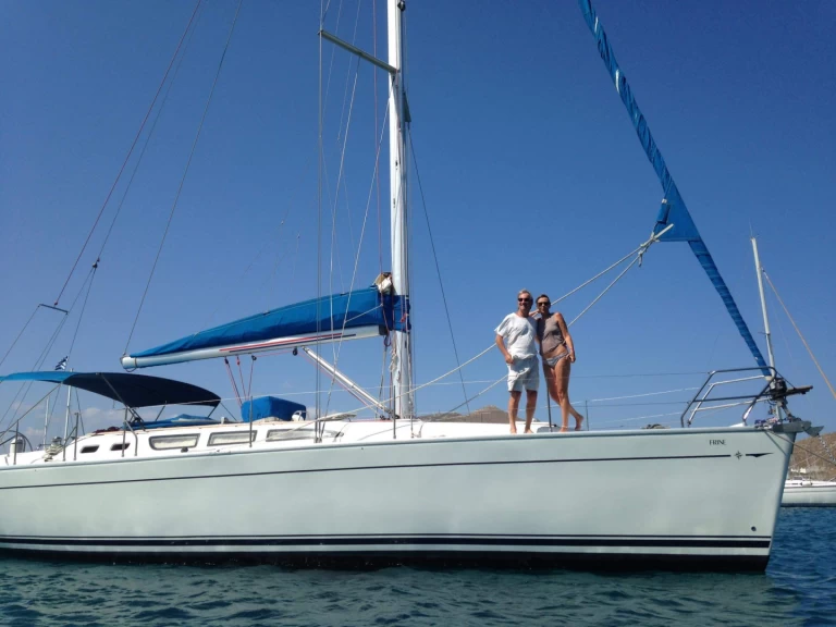 Hire Sailboat Jeanneau with a boat licence