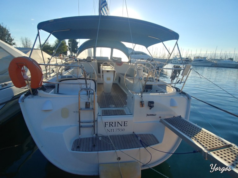 Sailboat to hire Marína at the best price