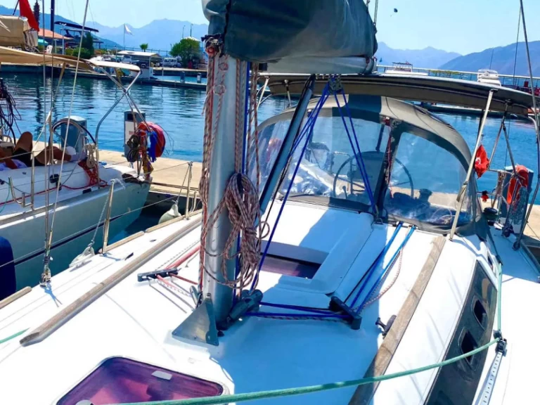 Hire Sailboat Bénéteau with a boat licence