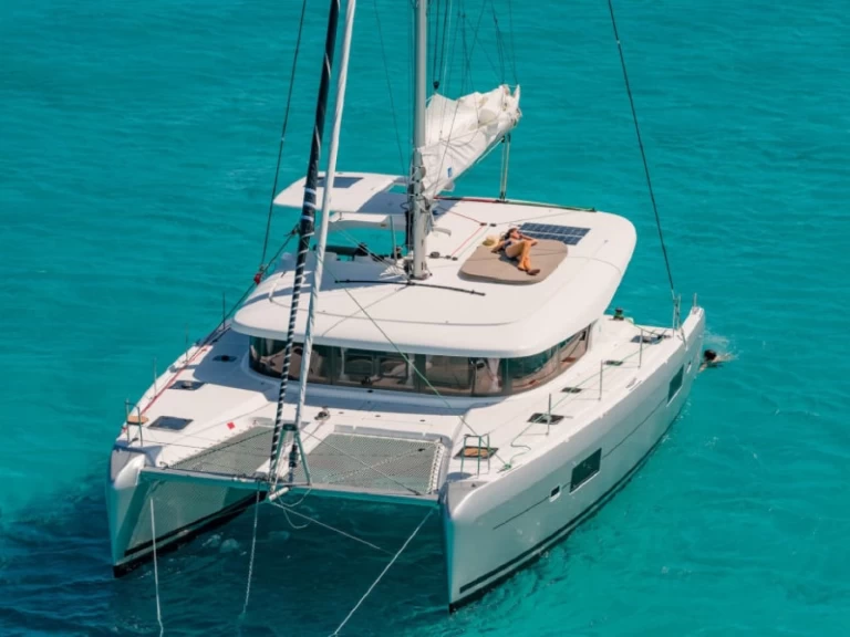 Hire a Lagoon Lagoon 42 Lefkáda