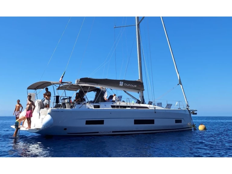 Yacht charter Furnari - Dufour Dufour 470 on SamBoat