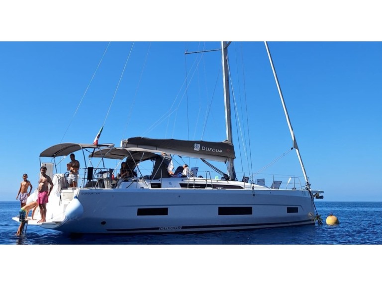 Yacht hire Furnari cheap Dufour 470