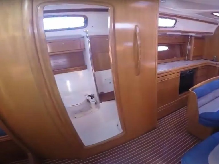 Hire Sailboat Bavaria with a boat licence