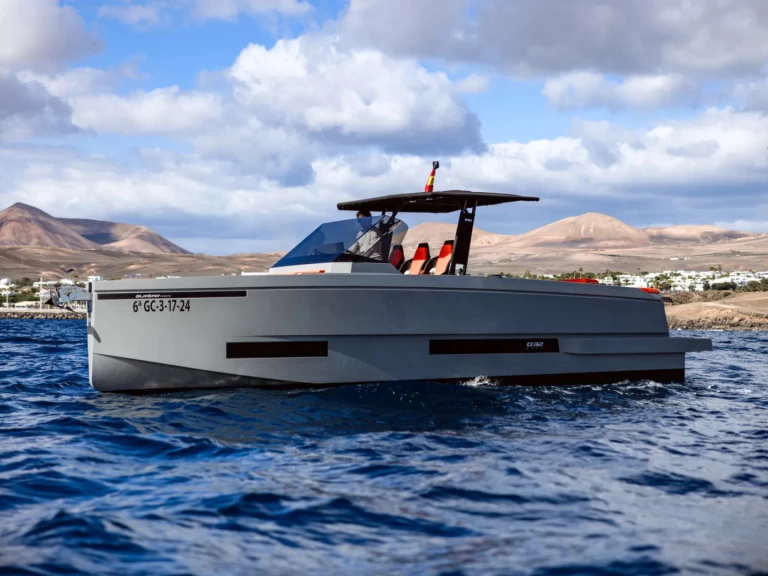 Yacht hire Playa Blanca cheap De Antonio D32 Open