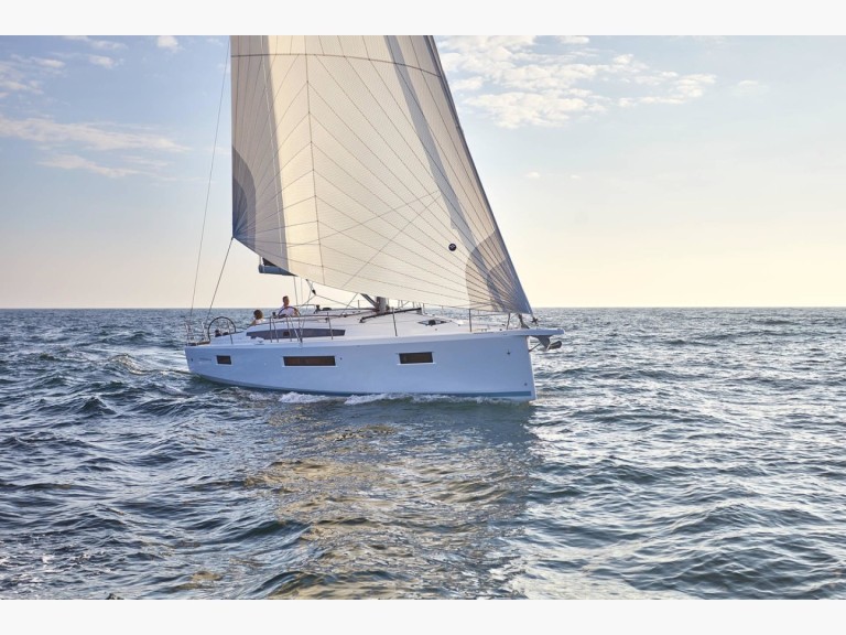Sailboat to hire Sukošan at the best price