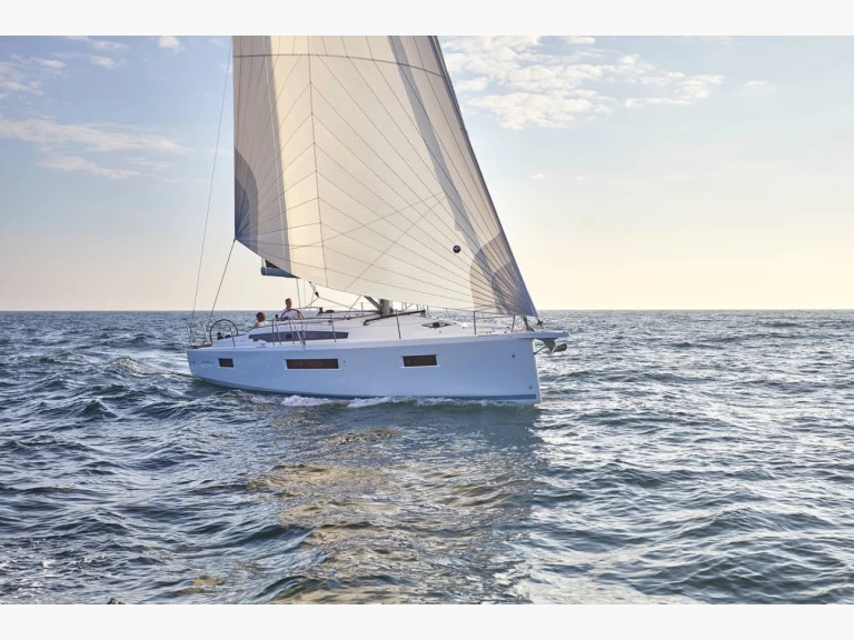 Sailboat to hire Sukošan at the best price