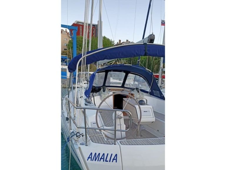 Hire Sailboat Bavaria with a boat licence