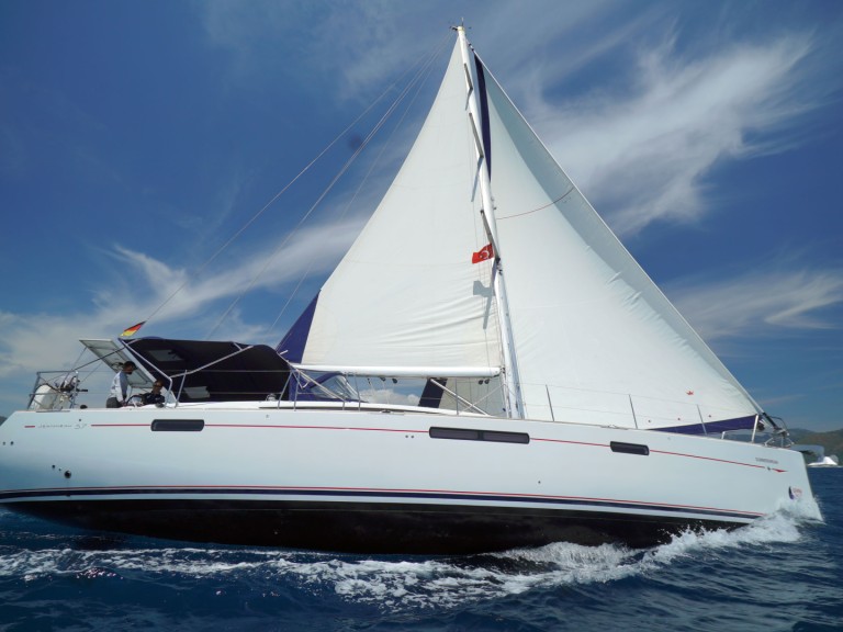 Hire Sailboat Jeanneau with a boat licence