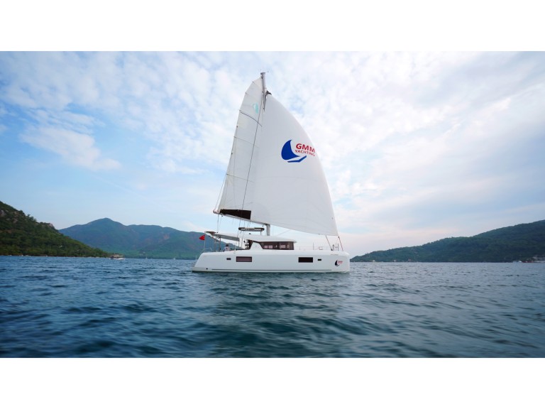 Charter a Lagoon Lagoon 42 in Marmaris on Samboat
